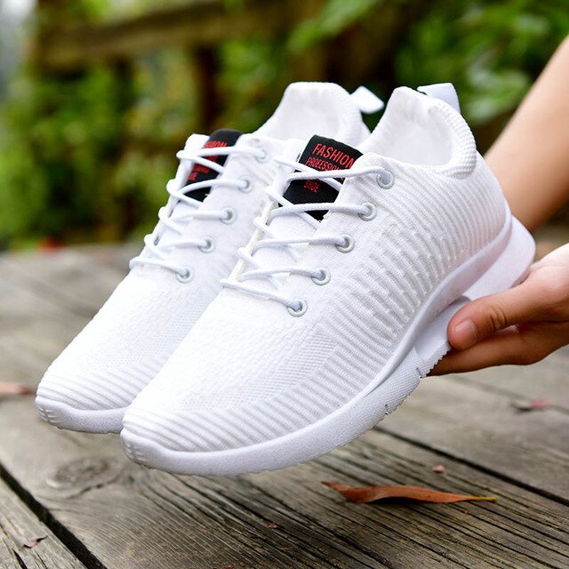 Sportschuhe für Männer mit atmungsaktivem Mesh und leichter Sohle
