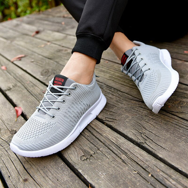 Sportschuhe für Männer mit atmungsaktivem Mesh und leichter Sohle