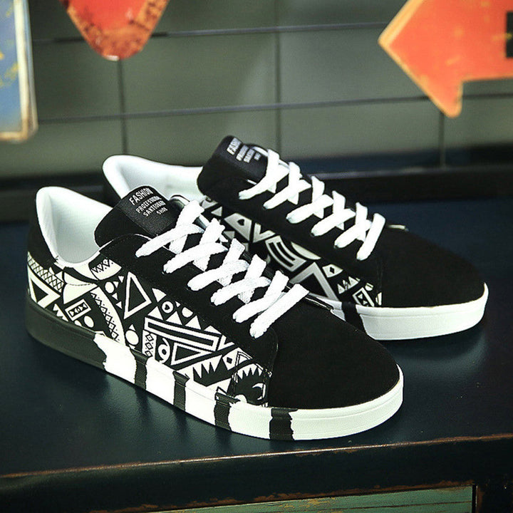 Herrensneaker mit buntem Aztekenmuster und bequemer Sohle