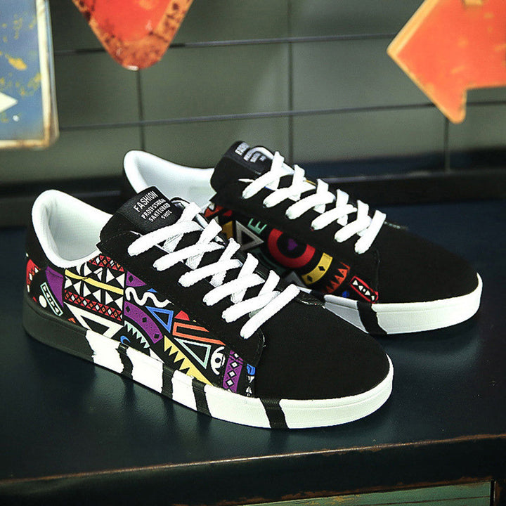 Herrensneaker mit buntem Aztekenmuster und bequemer Sohle
