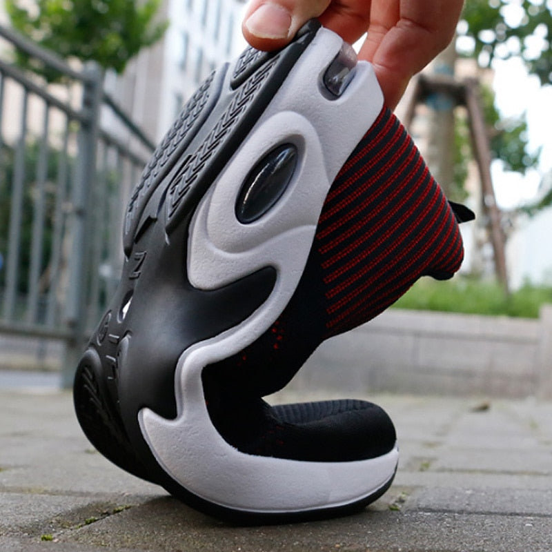 Sportliche Herrensneaker mit dynamischem Design und atmungsaktivem Mesh
