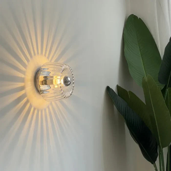 Elegante Deckenleuchte aus Glas mit Kristalldesign
