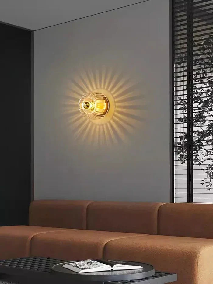 Elegante Deckenleuchte aus Glas mit Kristalldesign