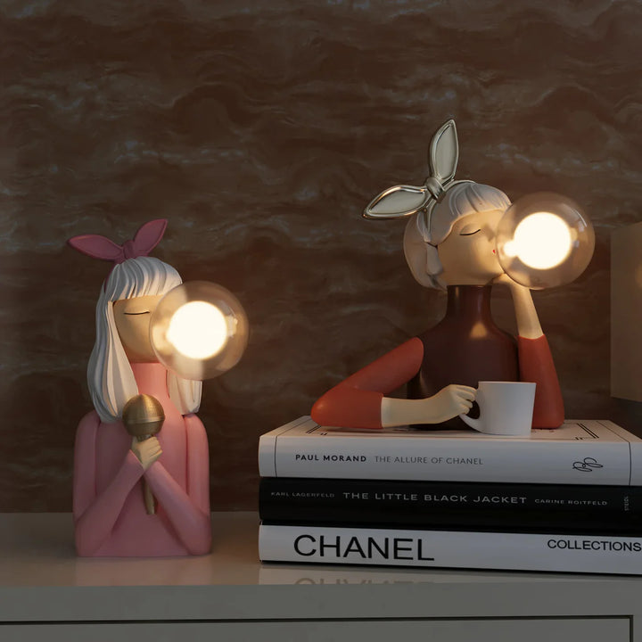 Dekorative LED-Tischlampe «Mädchen mit Ballon» – Designerfigur für Wohnzimmer und Büro