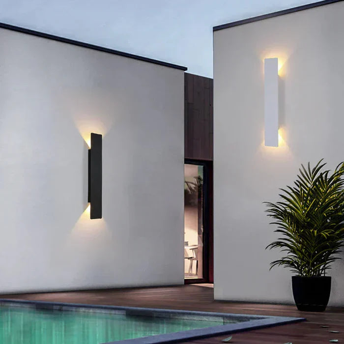 Moderne LED-Aussenleuchte mit Auf/Ab-Licht – Vertikale Wandleuchte, IP65 wasserdicht