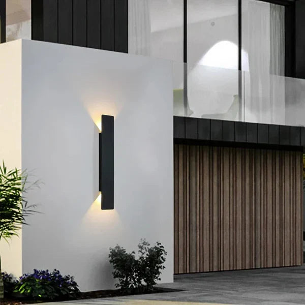 Moderne LED-Aussenleuchte mit Auf/Ab-Licht – Vertikale Wandleuchte, IP65 wasserdicht
