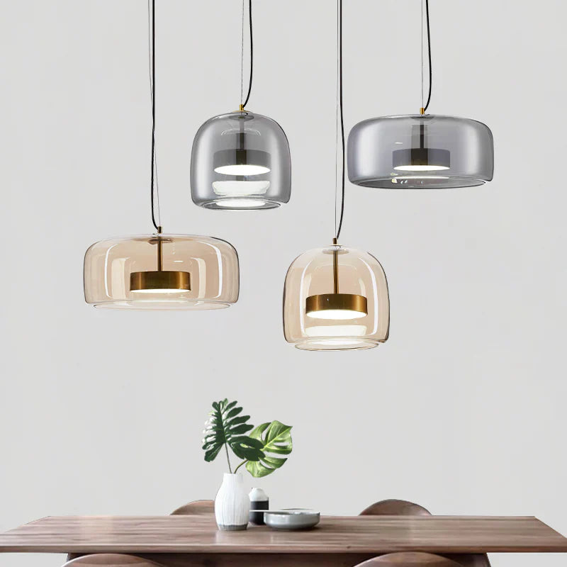 Moderne LED-Pendelleuchte aus Glas mit goldenem Finish
