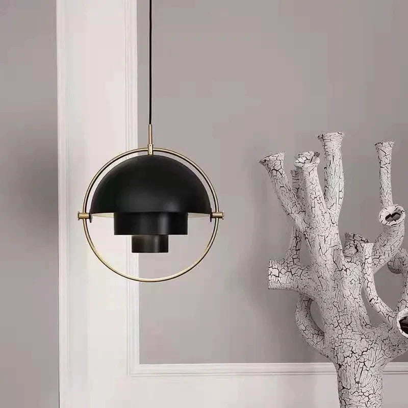 Designer-Pendelleuchte mit Metallschirm und Zierring