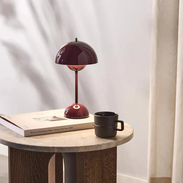 Kabellose Tischlampe mit minimalistischem Design