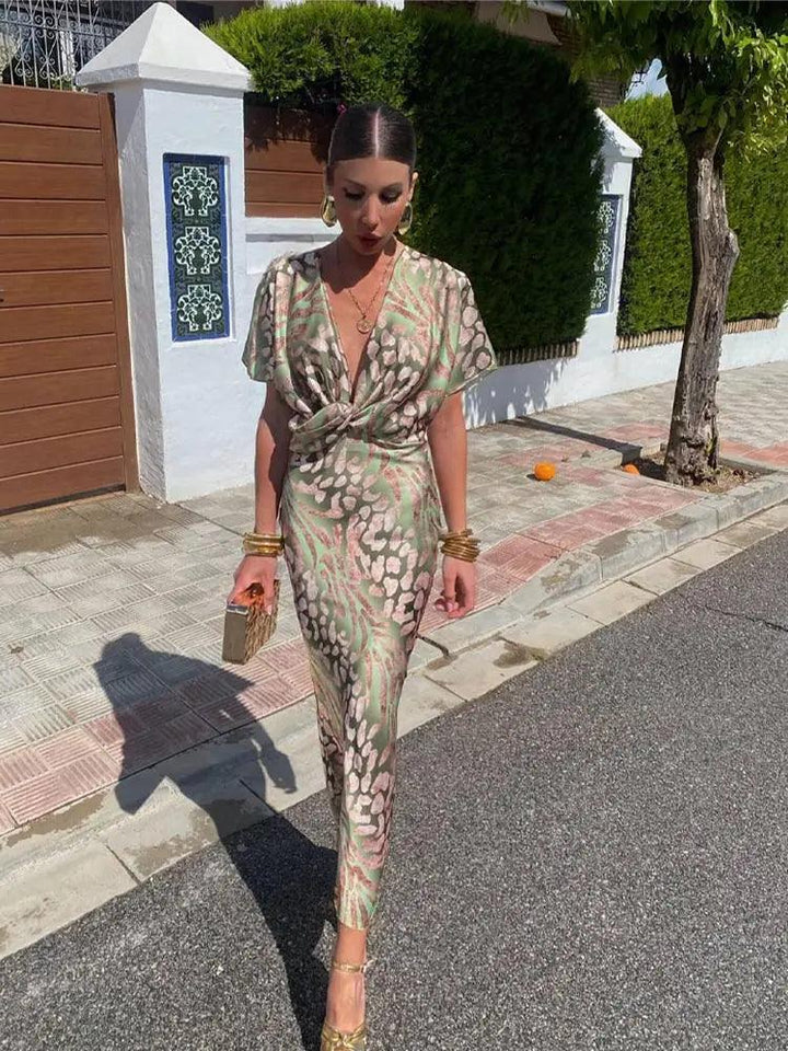 Maxikleid im Satin-Look mit Wickelausschnitt und betonter Taille
