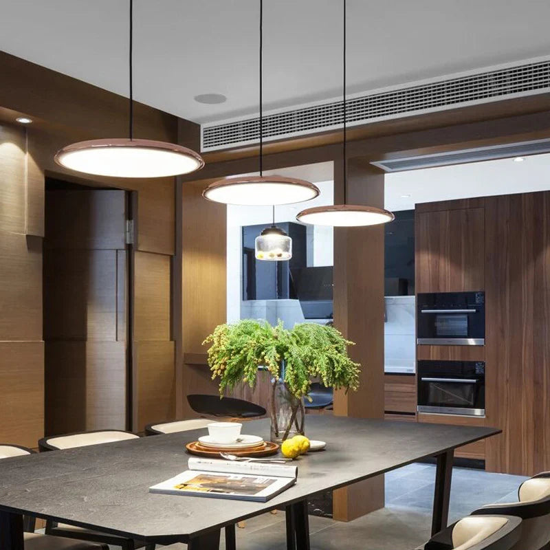Moderne LED-Pendelleuchte mit ultraflachem Schirm – Designerleuchte für Wohn- oder Esszimmer