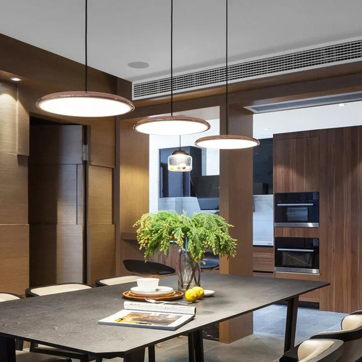 Moderne LED-Pendelleuchte mit ultraflachem Schirm – Designerleuchte für Wohn- oder Esszimmer