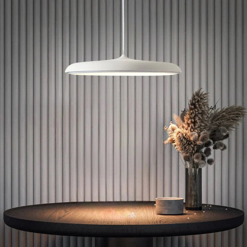 Moderne LED-Pendelleuchte mit ultraflachem Schirm – Designerleuchte für Wohn- oder Esszimmer