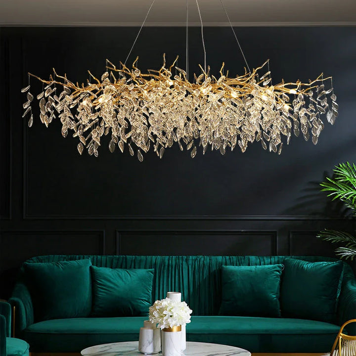 Kronleuchter mit Kristallblättern – elegantes Astdesign