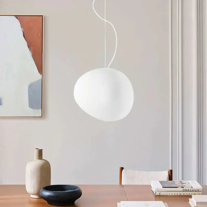 Moderne Pendelleuchte mit organischer Rundform – minimalistisches Design