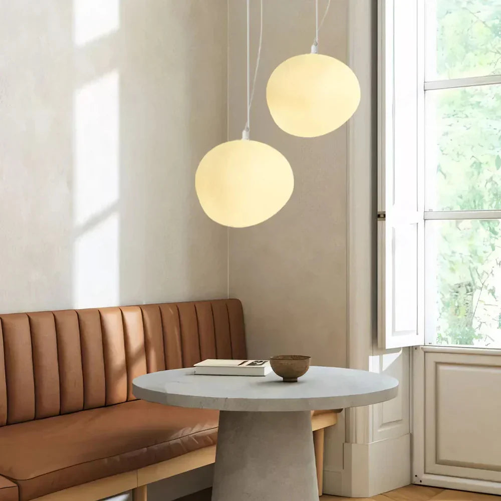 Moderne Pendelleuchte mit organischer Rundform – minimalistisches Design