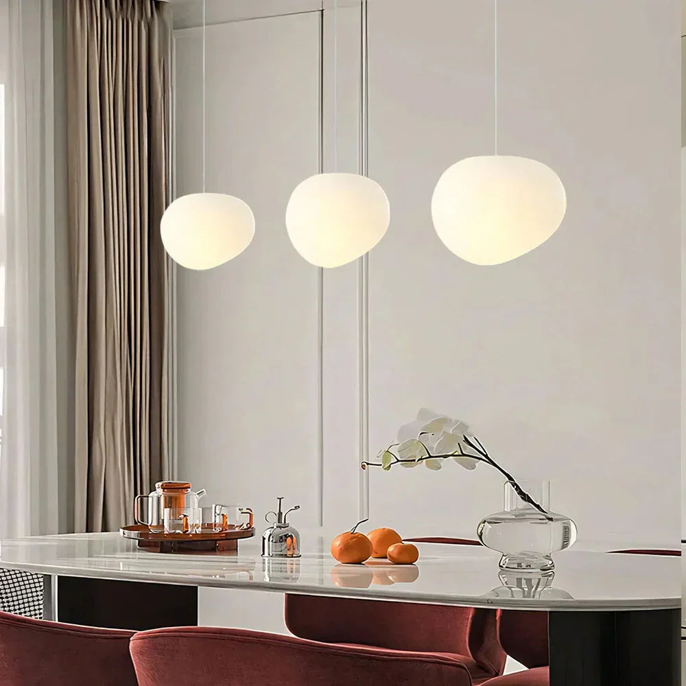 Moderne Pendelleuchte mit organischer Rundform – minimalistisches Design