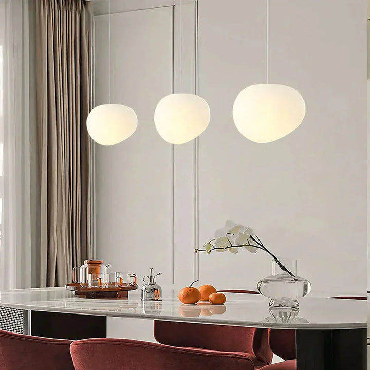 Moderne Pendelleuchte mit organischer Rundform – minimalistisches Design
