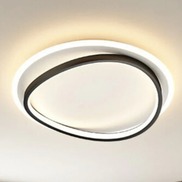 Moderne LED-Deckenleuchte im futuristischen Design