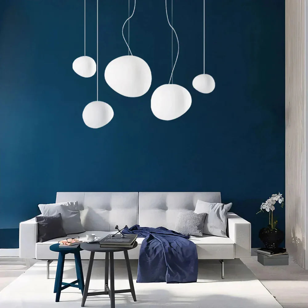 Moderne Pendelleuchte mit organischer Rundform – minimalistisches Design