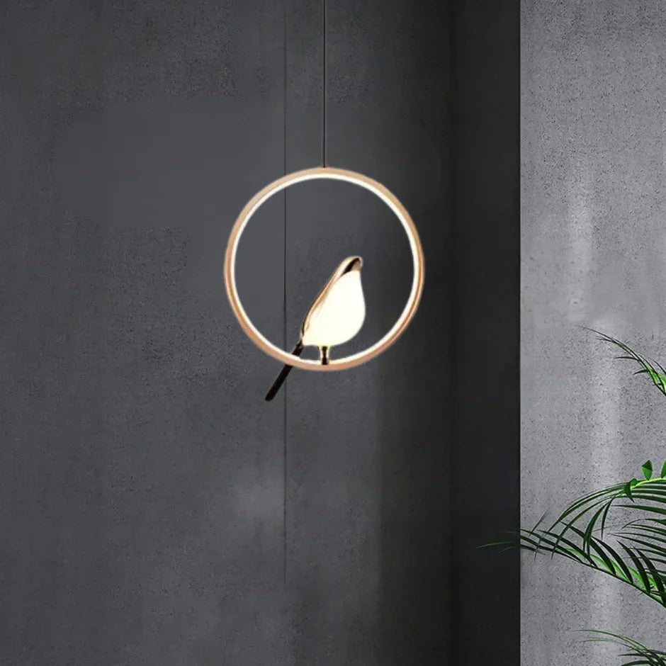 Luxus-Pendelleuchte mit goldenem Vogel