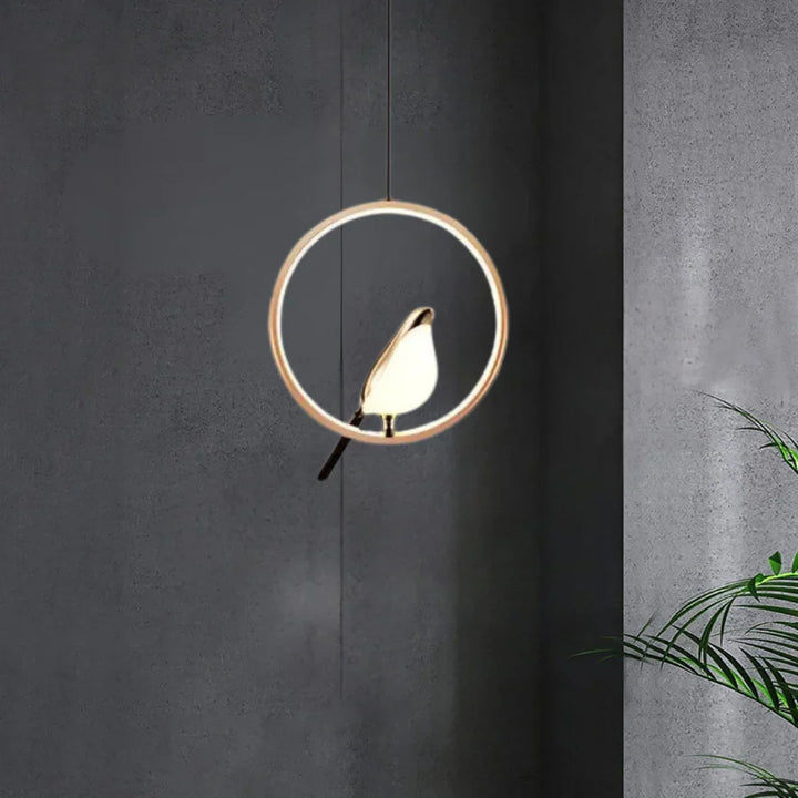 Luxus-Pendelleuchte mit goldenem Vogel