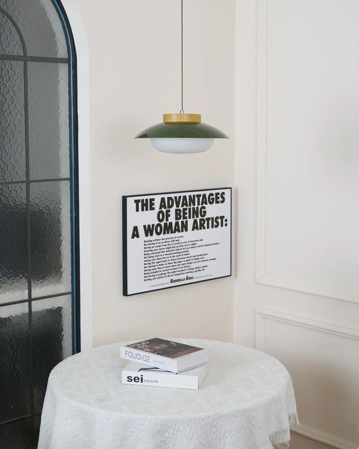 Moderne Glas-Pendelleuchte mit Holzakzent – Minimalistisches Design