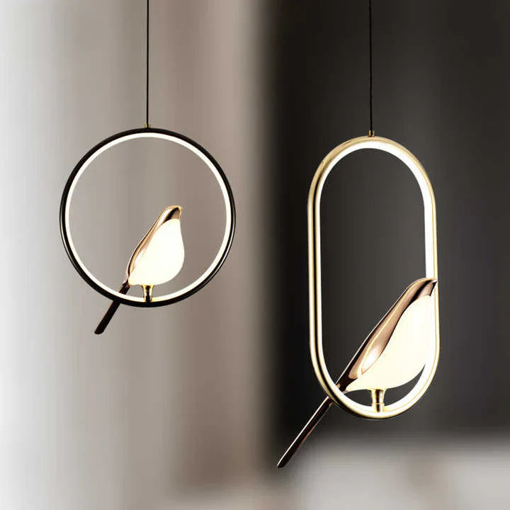 Luxus-Pendelleuchte mit goldenem Vogel