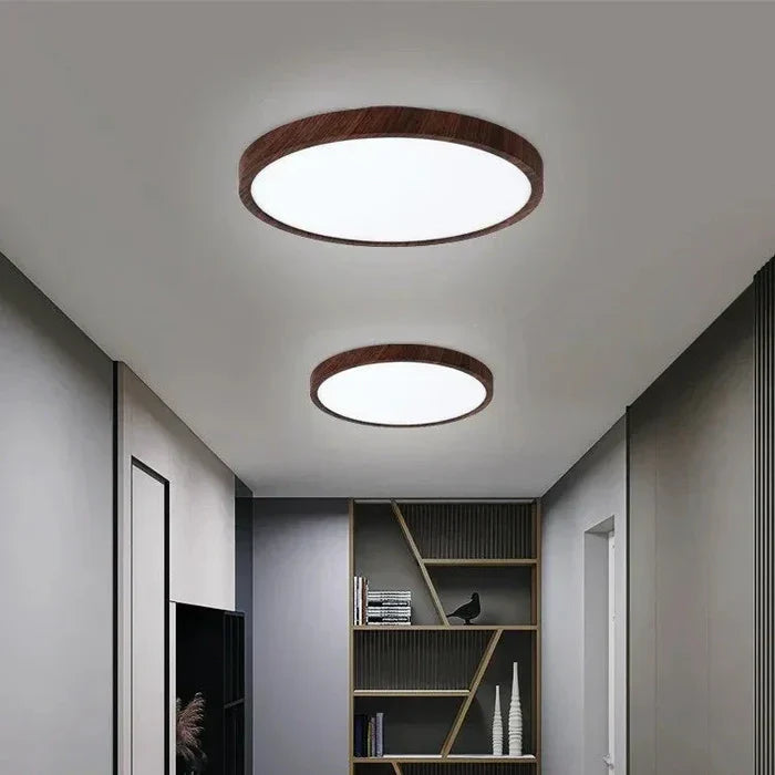 Moderne runde LED-Deckenleuchte mit Holzrahmen